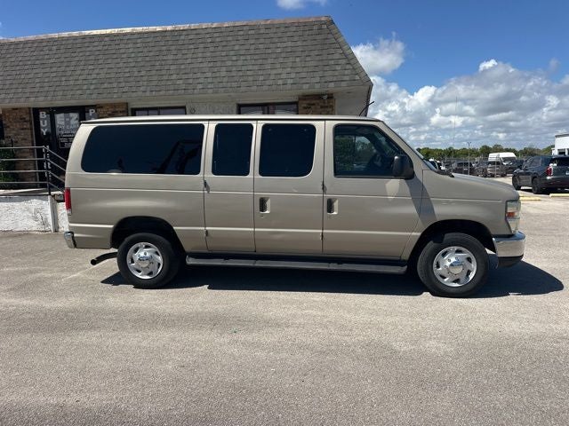 2012 Ford E-350SD XLT