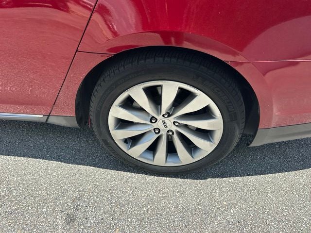 2015 Lincoln MKS Base