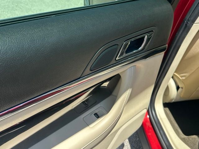 2015 Lincoln MKS Base