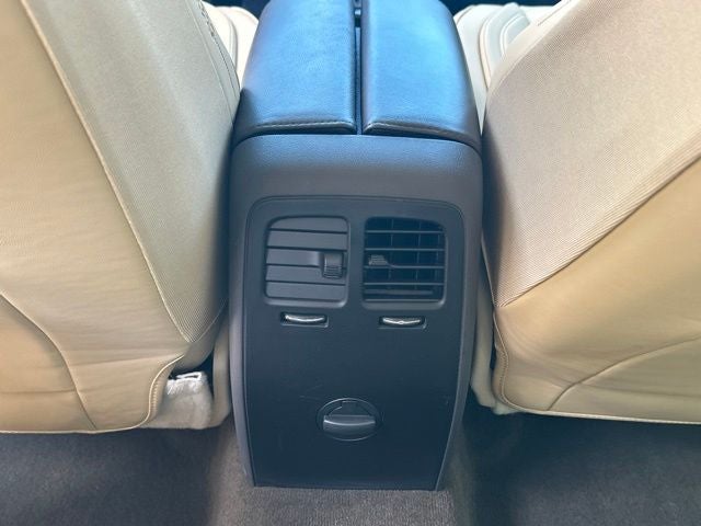 2015 Lincoln MKS Base