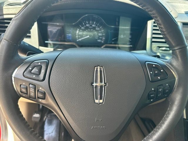2015 Lincoln MKS Base