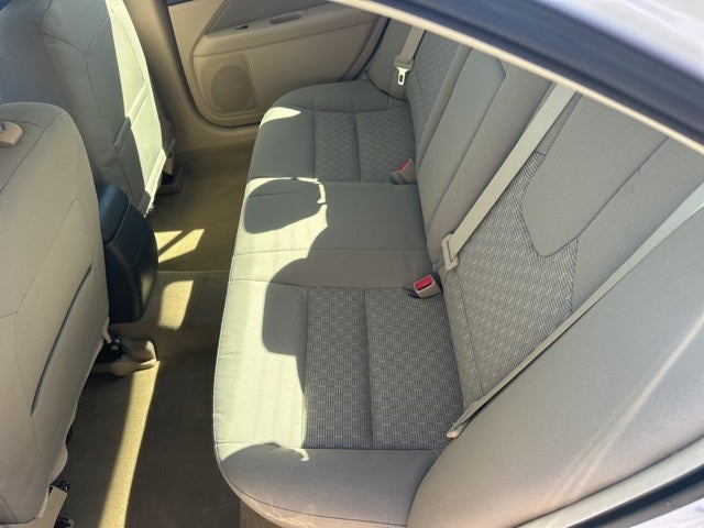 2012 Ford Fusion SE 23/33 City/Highway MPG