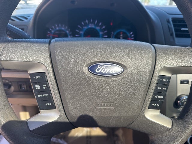2012 Ford Fusion SE 23/33 City/Highway MPG