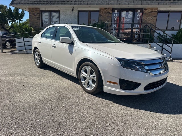 2012 Ford Fusion SE 23/33 City/Highway MPG