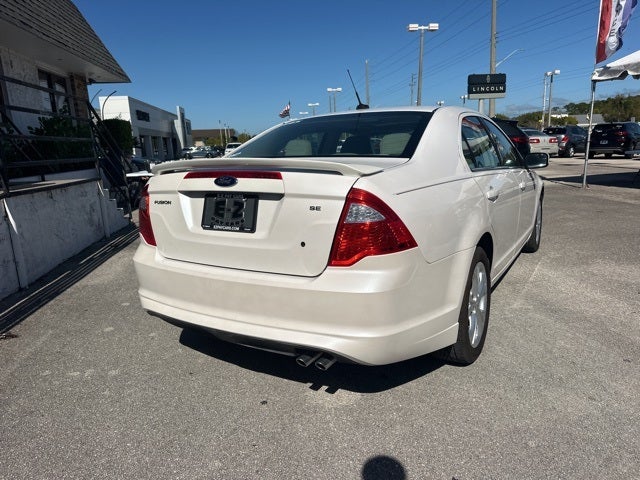 2012 Ford Fusion SE 23/33 City/Highway MPG