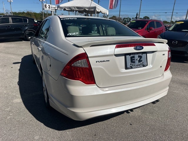 2012 Ford Fusion SE 23/33 City/Highway MPG