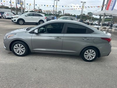 2022 Hyundai Accent SE