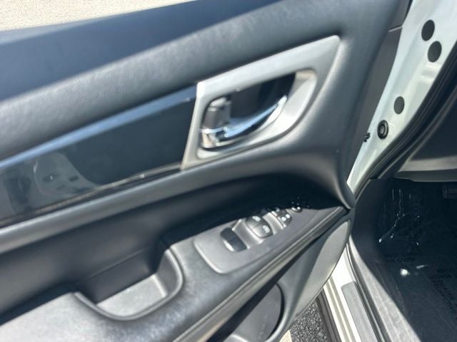 2018 Nissan Pathfinder SV