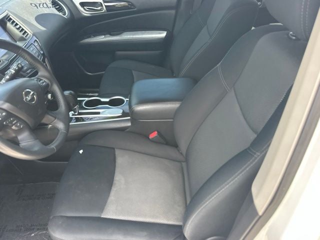 2018 Nissan Pathfinder SV