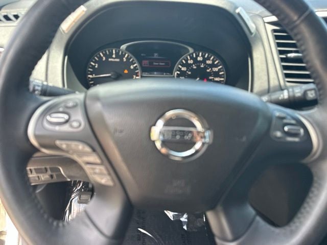 2018 Nissan Pathfinder SV