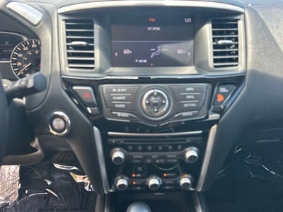 2018 Nissan Pathfinder SV