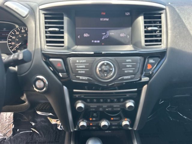 2018 Nissan Pathfinder SV