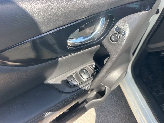 2017 Nissan Rogue Sport SV